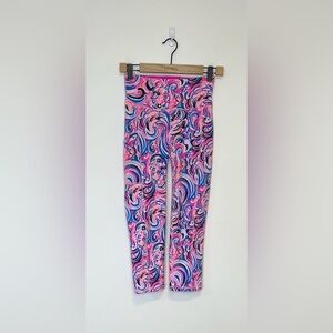 Lilly Pulitzer Weekender High Rise Crop Luxletic Raz Berry Flamingoals , sz : XS